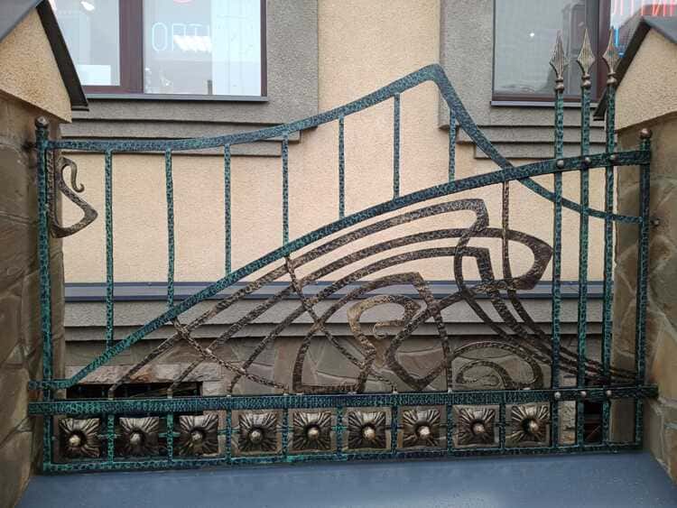 Подъемно-секционные ворота Дедовск